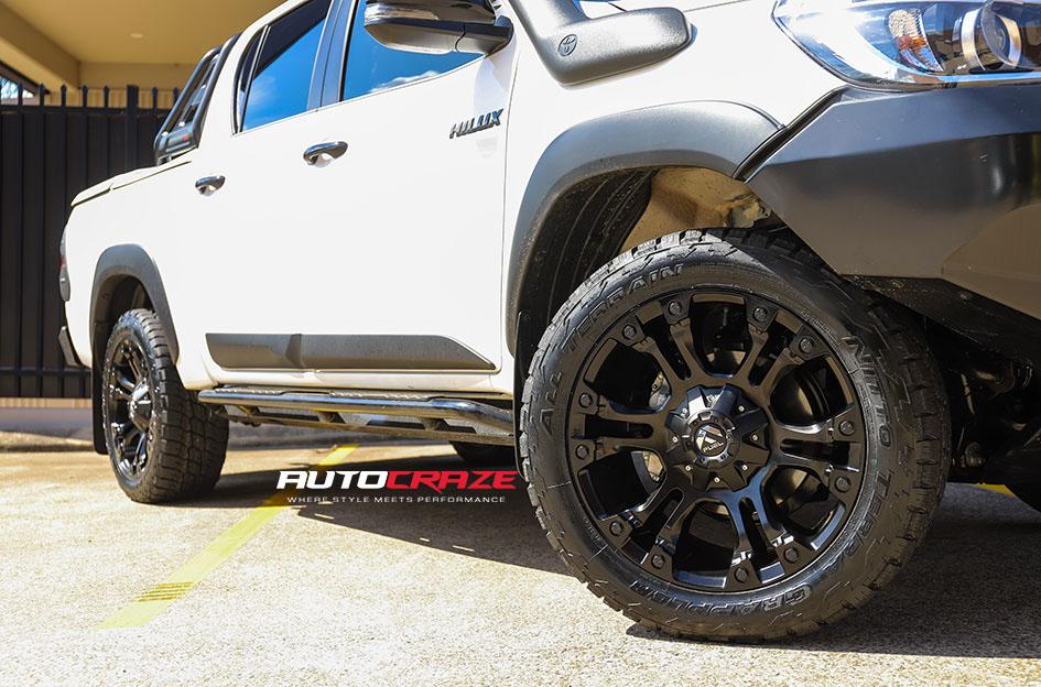 TOYOTA HILUX N80 RUGGED X VAPOR MATTE BLACK